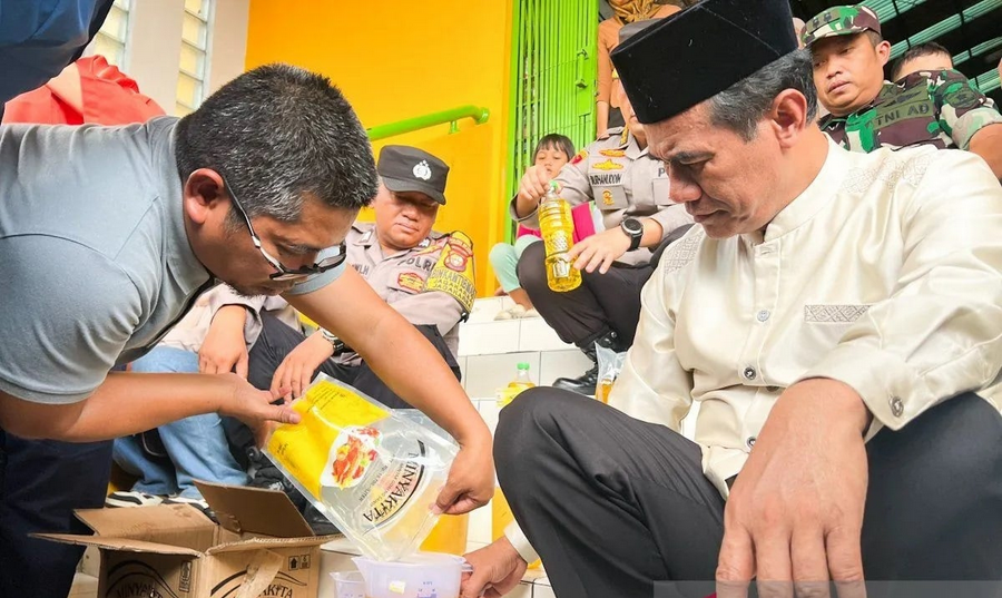 Menteri Pertanian Amran Temukan Pengurangan Takaran Minyak Goreng Di Pasar Gede Solo